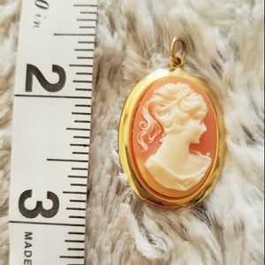 Vintage cameo pendant